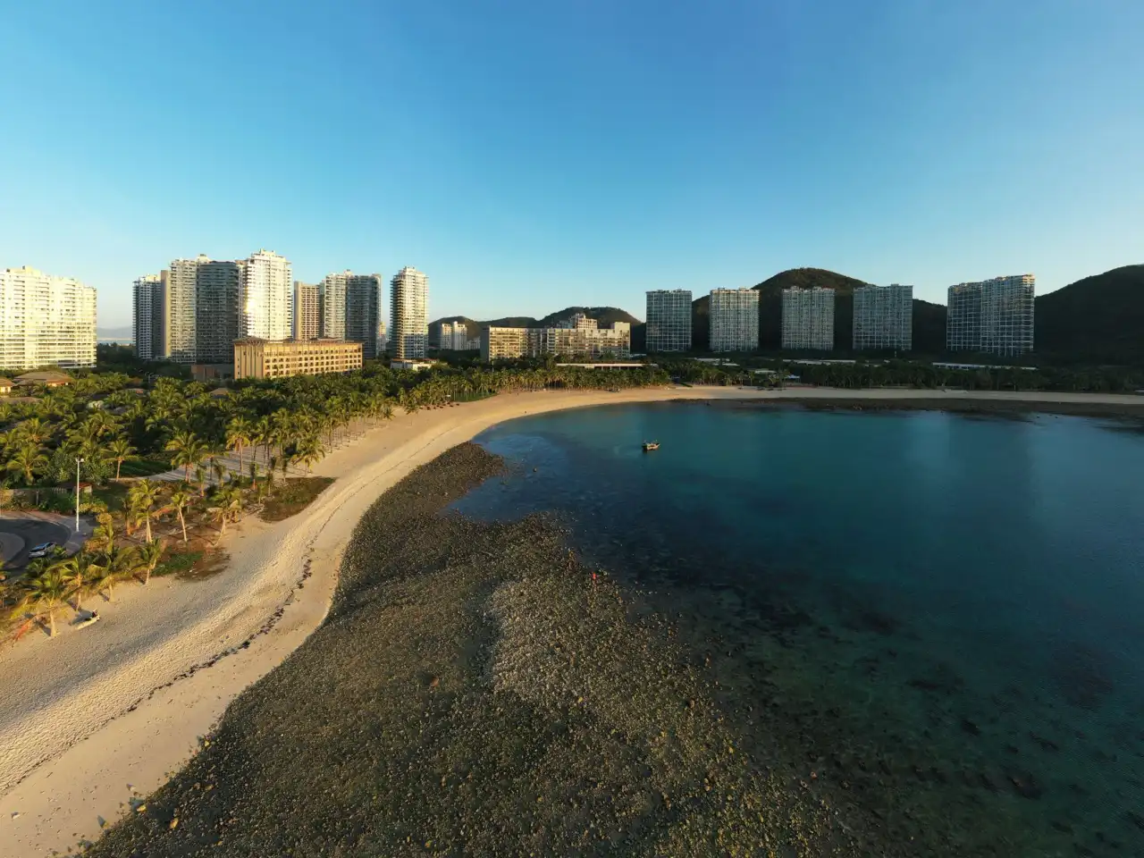 三亚旅游行业小程序开发方案:从获客到运营闭环的设计实践正文配图 1